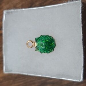 Green clamshell seashell Beach theme‎ charm